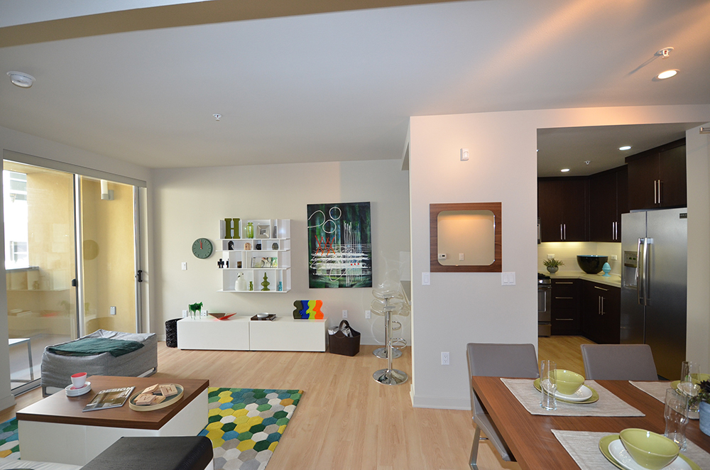 Santa Monica Apartments Riva Welcome