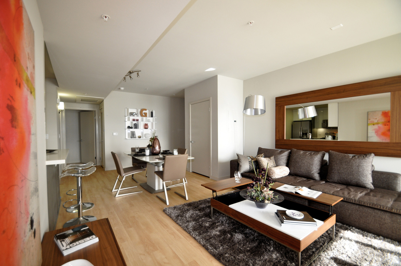 Santa Monica Apartments Riva Welcome